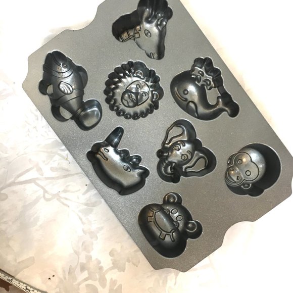 NORDIC WARE  Zoo Animal Friends Muffin Cake Baking Pan EUC - Picture 4 of 8